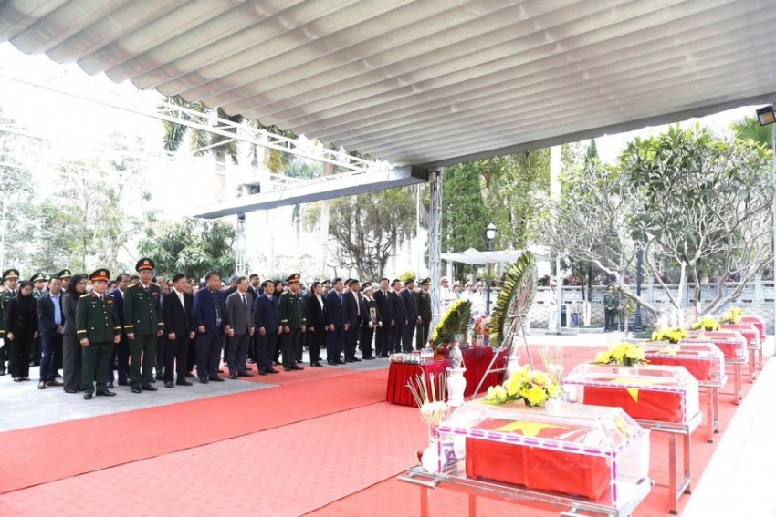 Truy điệu, an táng 5 hài cốt liệt sĩ và 1 mộ liệt sĩ tập thể tại Vị Xuyên