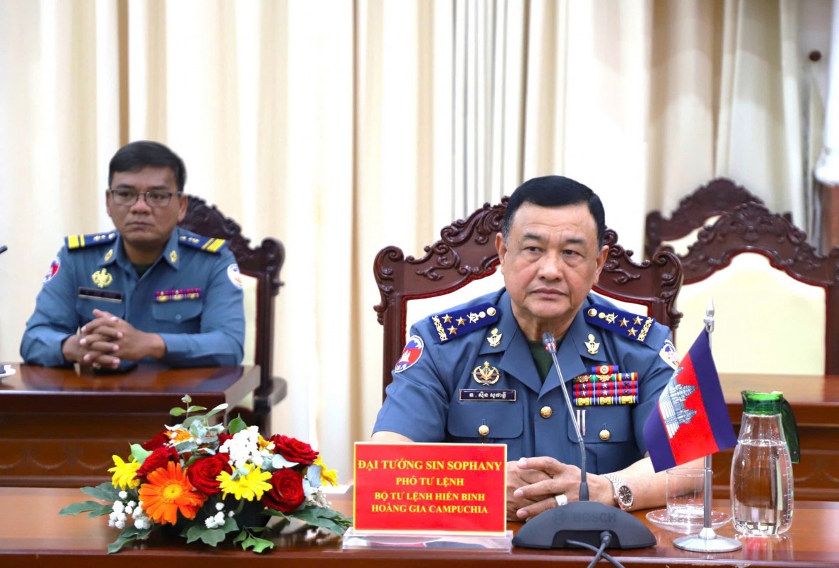 Đoàn đại biểu Bộ Tư lệnh Hiến binh Hoàng gia Campuchia thăm và chúc tết tỉnh An Giang