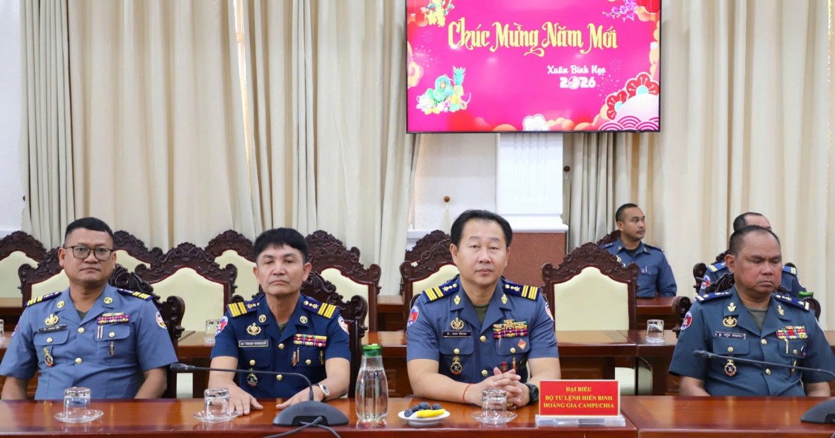 Đoàn đại biểu Bộ Tư lệnh Hiến binh Hoàng gia Campuchia thăm và chúc tết tỉnh An Giang