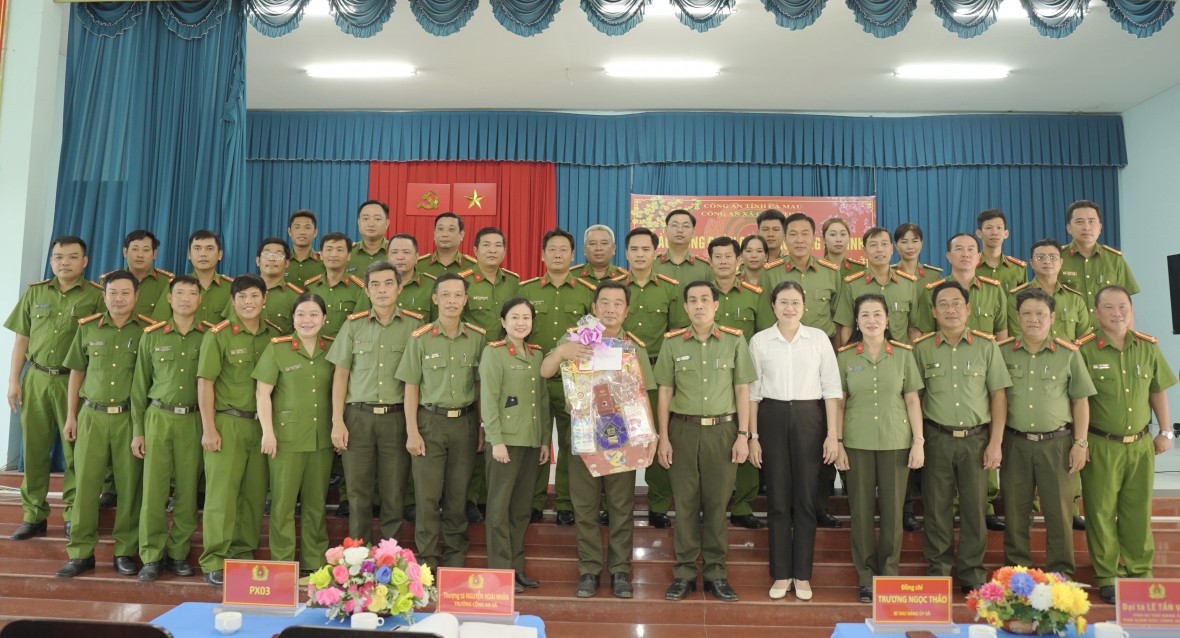 Công an Cà Mau thăm, tri ân Mẹ VNAH, Anh hùng LLVT và chúc Tết lực lượng, dịp Xuân Bính Ngọ