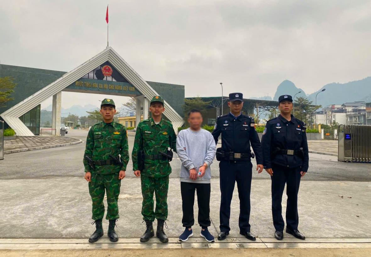 Bắt giữ đối tượng truy nã chuyên trộm cắp tài sản tại khu vực biên giới