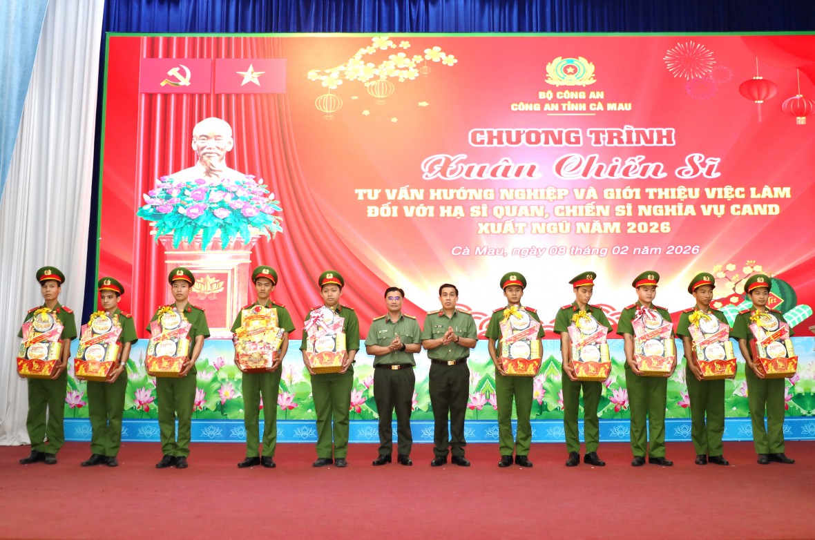 Công an Cà Mau tổ chức “Xuân chiến sĩ” đồng hành cùng chiến sĩ nghĩa vụ