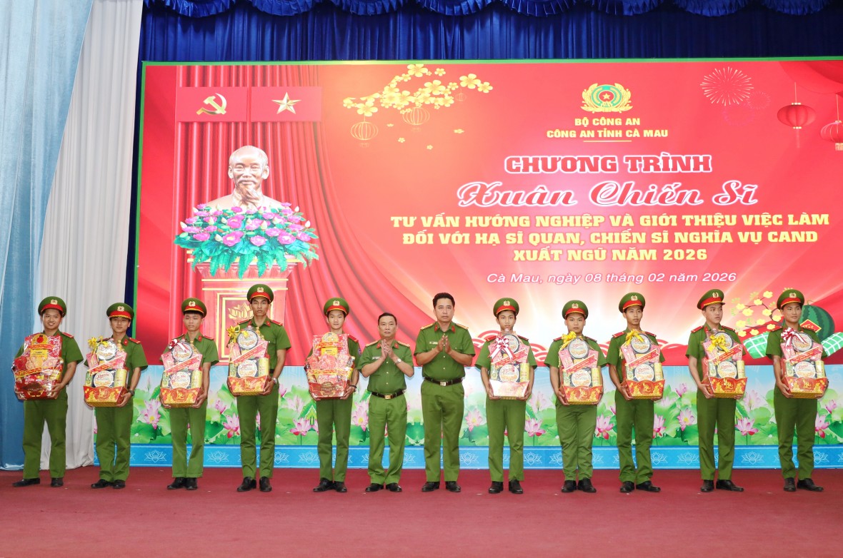 Công an Cà Mau tổ chức “Xuân chiến sĩ” đồng hành cùng chiến sĩ nghĩa vụ