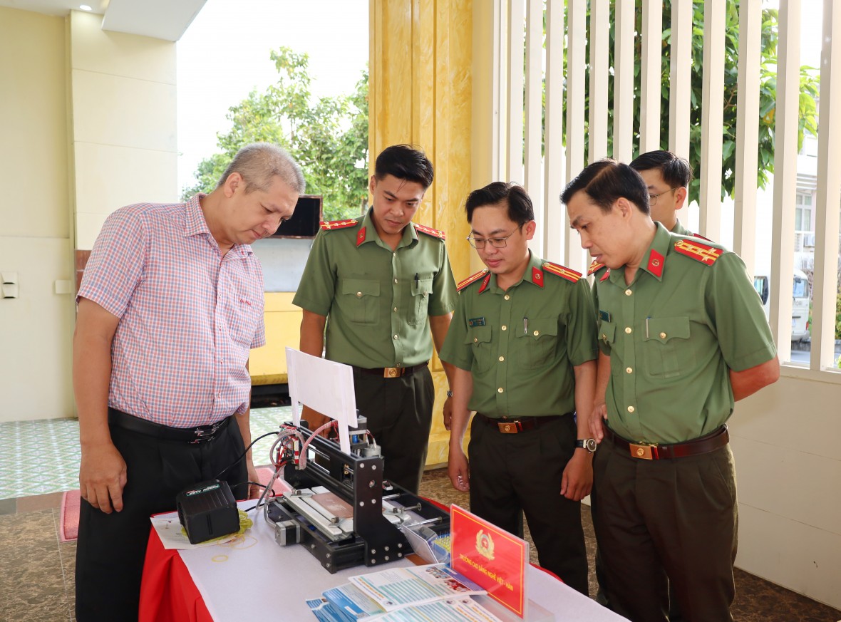 Công an Cà Mau tổ chức “Xuân chiến sĩ” đồng hành cùng chiến sĩ nghĩa vụ