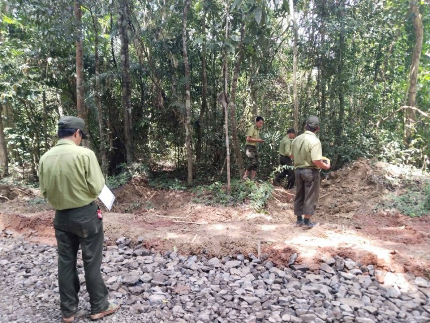 Có những kiểm lâm viên nhiều tháng liền không về nhà, ăn rừng, ngủ rừng, đón Tết giữa đại ngàn.