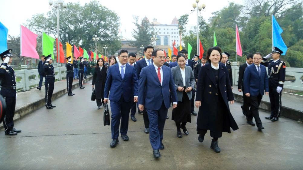 Đoàn đại biểu tỉnh Quảng Ninh bắt đầu chuyến công tác tại Quảng Tây, Trung Quốc.