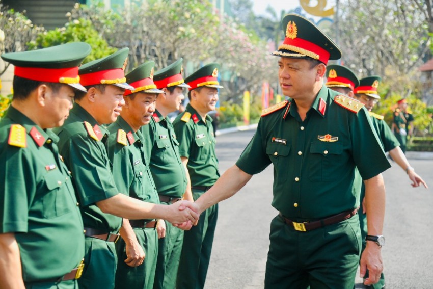 Thượng tướng Nguyễn Trường Thắng thăm, chúc Tết Bộ CHQS tỉnh Tây Ninh và lực lượng vũ trang nhân dịp Xuân Bính Ngọ 2026