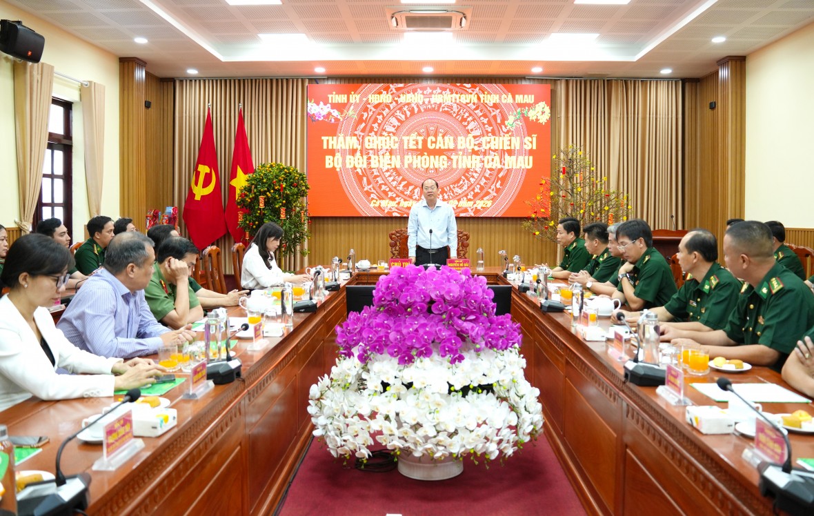 Bí thư Tỉnh ủy Cà Mau thăm, chúc Tết cán bộ, chiến sĩ BĐBP