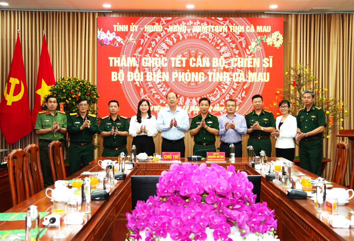 Bí thư Tỉnh ủy Cà Mau thăm, chúc Tết cán bộ, chiến sĩ BĐBP
