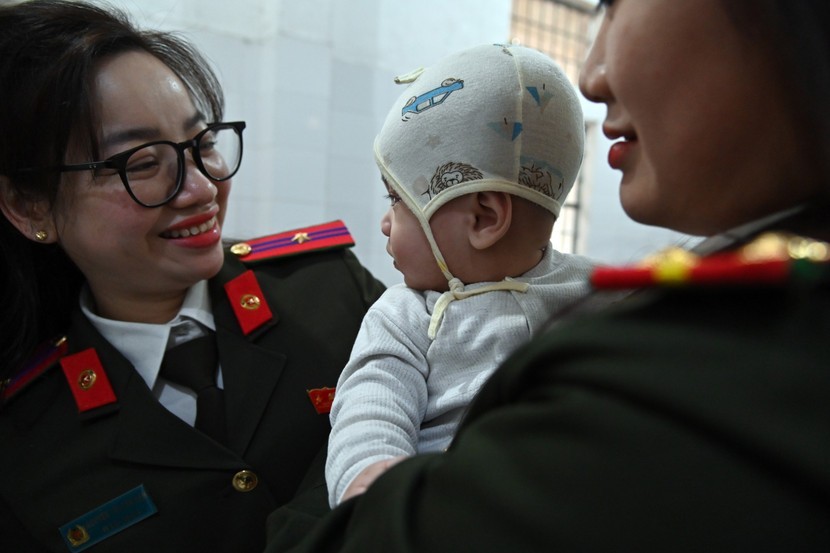 Xúc động khoảnh khắc những 