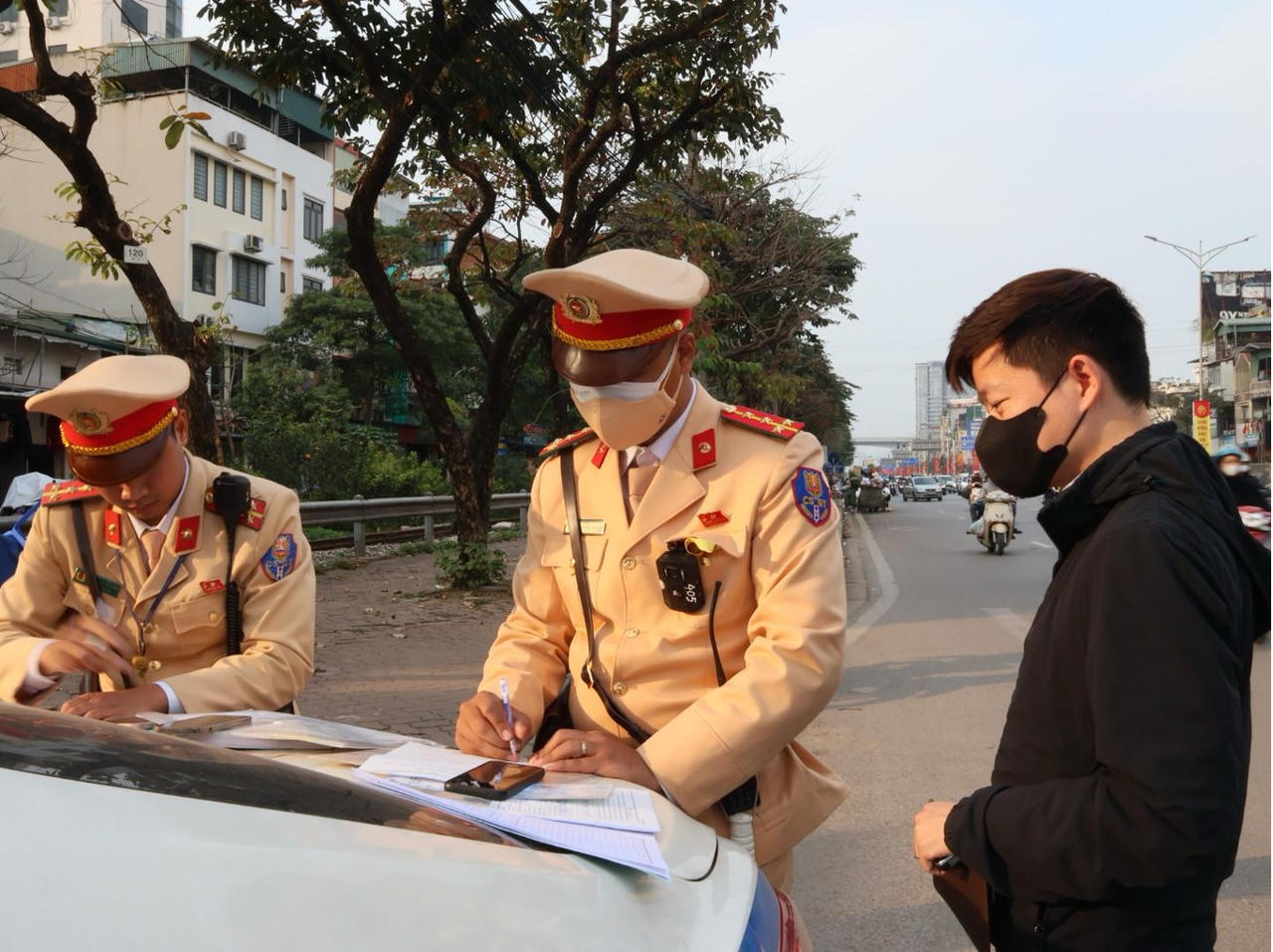 CSGT siết chặt kiểm so&aacute;t hoạt động vận tải h&agrave;nh kh&aacute;ch, nhằm bảo đảm trật tự an to&agrave;n giao th&ocirc;ng.&nbsp;