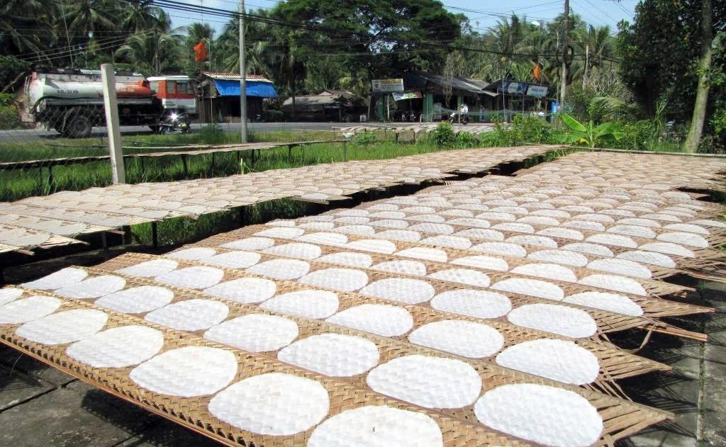 Giữ hương Xuân ở làng nghề bánh tráng trăm năm