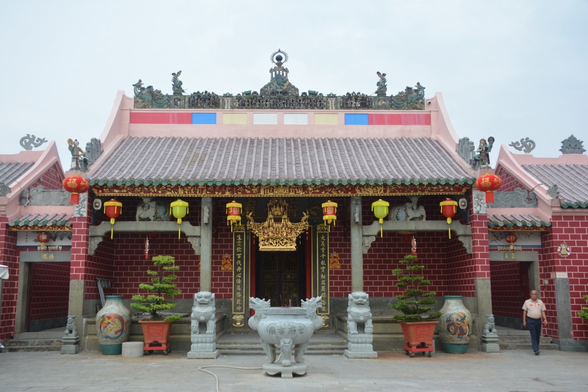 Ngày xuân chiêm bái Chùa Ông