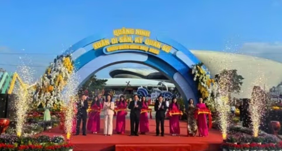 Quảng Ninh khai mạc Đại lộ hoa và công nghệ ánh sáng “Xuân di sản - Kỳ quan số”