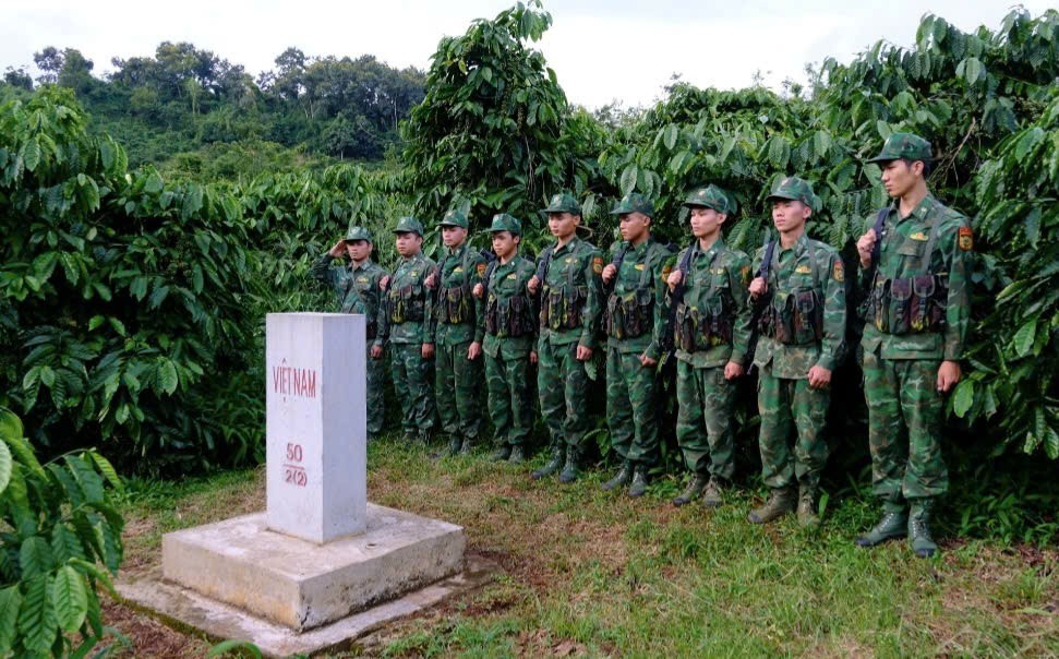 Tết nơi tuyến đầu: Khi mùa xuân gõ cửa giữa đại ngàn biên cương