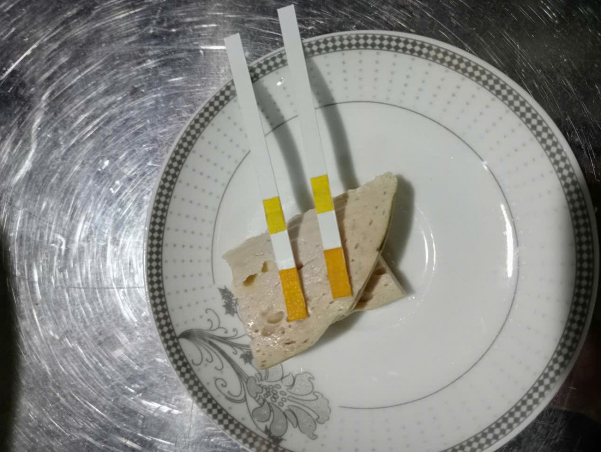 Phát hiện lượng lớn giò, chả, xúc xích chứa hàn the chuẩn bị đưa ra thị trường tiêu thụ