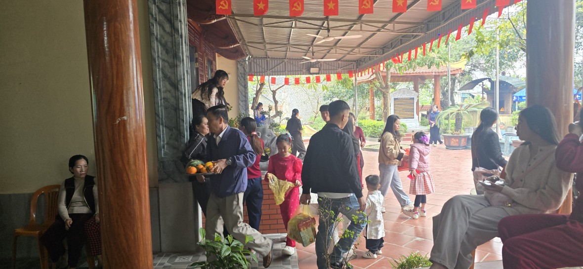 Đầu năm về Miếu Cố Tuệnh cầu bình an: Chốn tâm linh từ một phận người vô danh