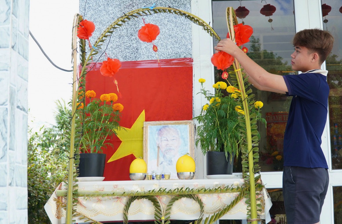 Bàn thờ Tổ quốc – Nét đẹp văn hóa thiêng liêng mỗi độ Tết đến Xuân về