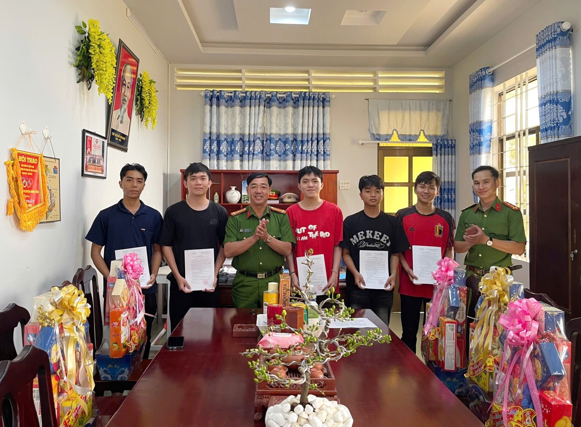 Cà Mau: 448 công dân ưu tú lên đường thực hiện nghĩa vụ CAND