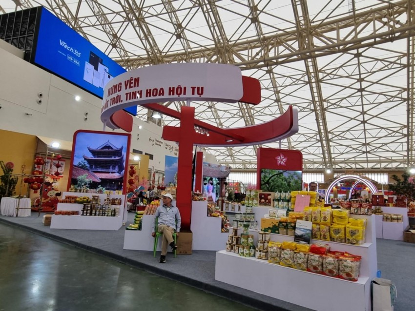 Thị trường Tết Bính Ngọ 2026 ổn định, không xảy ra sốt giá