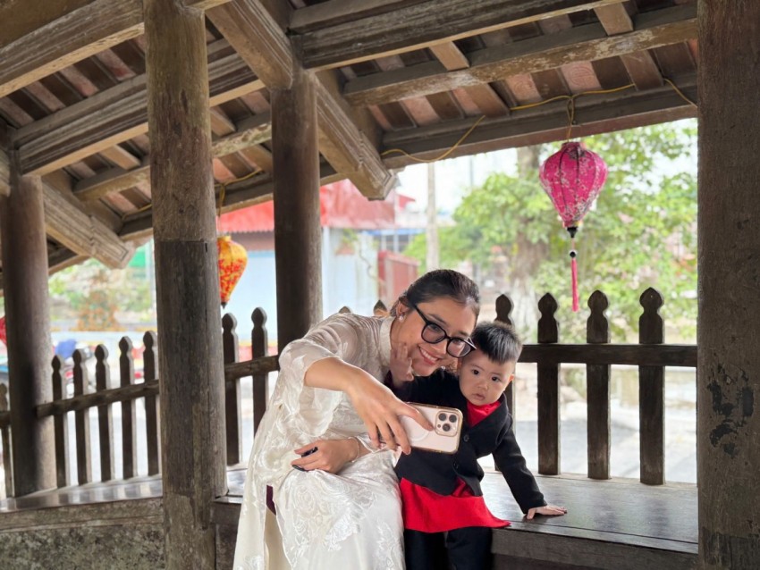 Cầu ngói dáng rồng trên 500 tuổi hút khách đến checkin dịp Tết Bính Ngọ