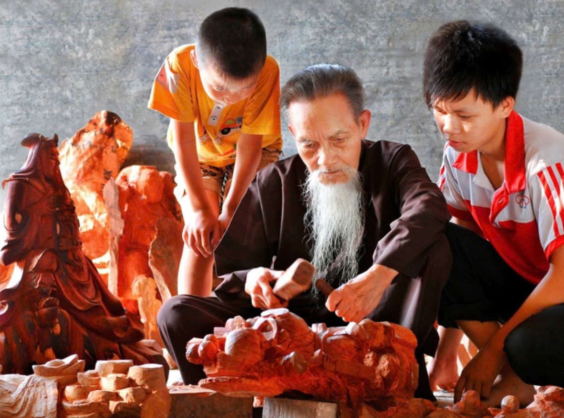 Sức sống bền bỉ của làng nghề gỗ Thiết Úng