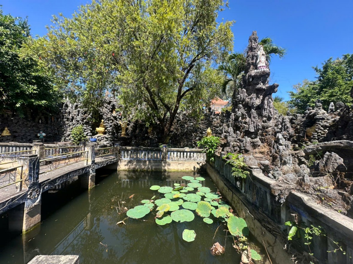 Cửa thiền lưu giữ hồn biển và lòng người nơi Cam Ranh