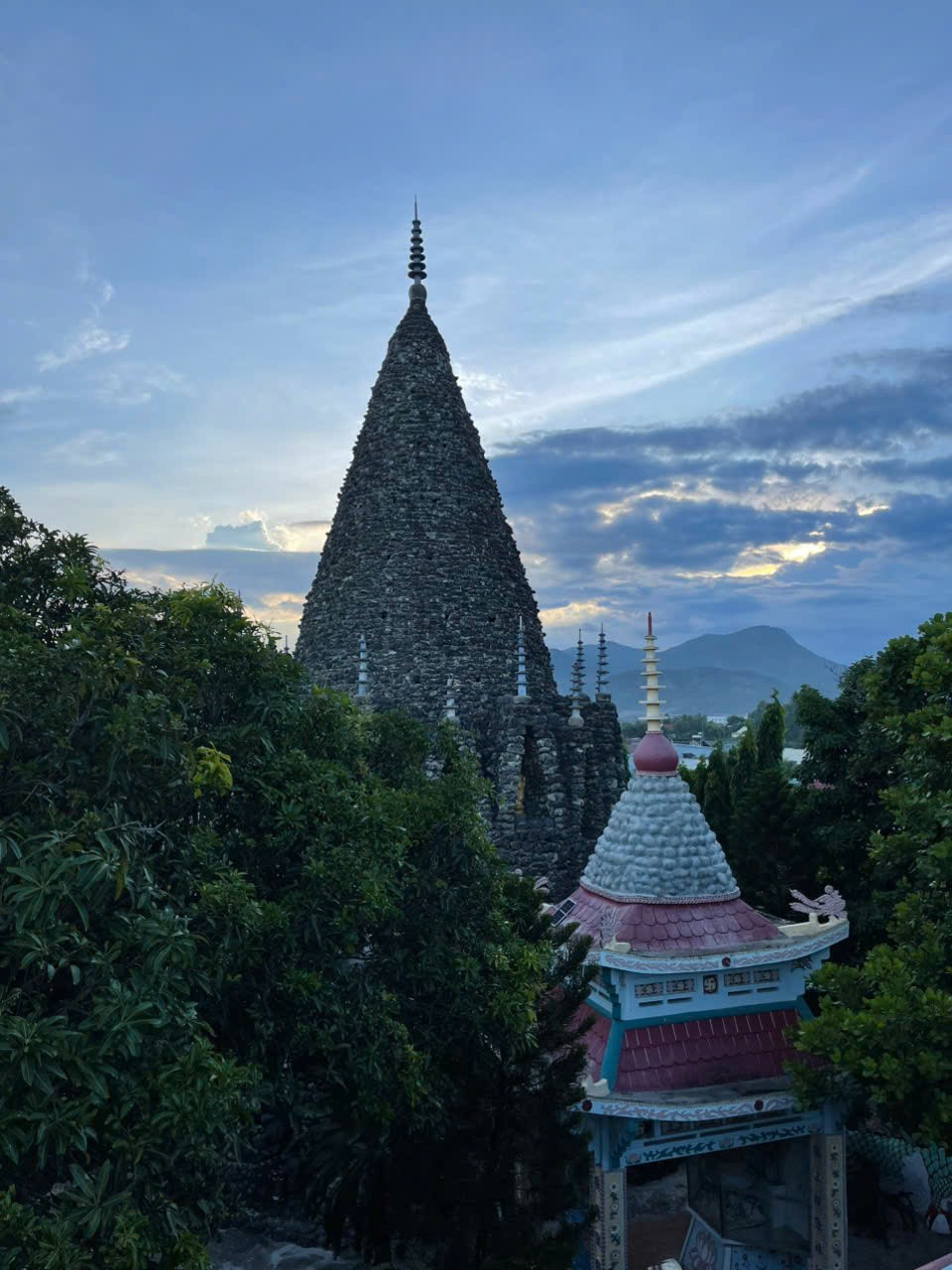 Cửa thiền lưu giữ hồn biển và lòng người nơi Cam Ranh