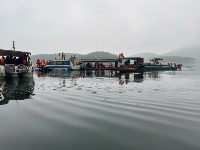 Thủ tướng yêu cầu khẩn trương điều tra, làm rõ vụ tai nạn đặc biệt nghiêm trọng trên hồ Thác Bà