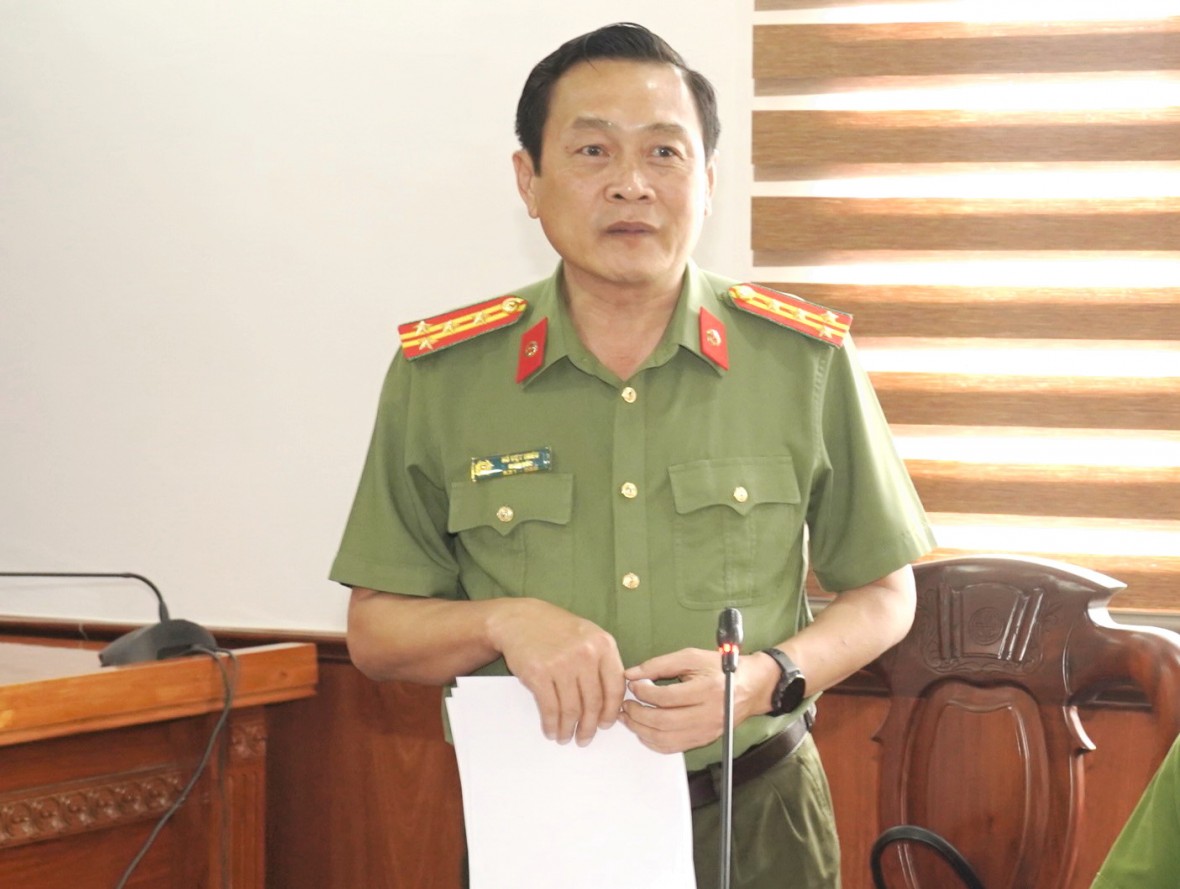 Bí thư Tỉnh ủy Cà Mau thăm, động viên lực lượng thi công công trình trọng điểm và làm việc với Công an tỉnh đầu Xuân Bí thư Tỉnh ủy Cà Mau thăm, động viên lực lượng thi công công trình trọng điểm và làm việc với Công an tỉnh đầu Xuân