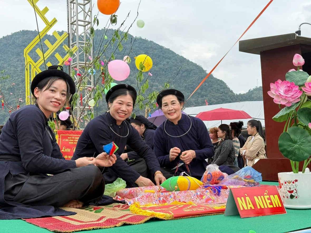 Đặc sắc lễ hội Lồng tồng Ba Bể