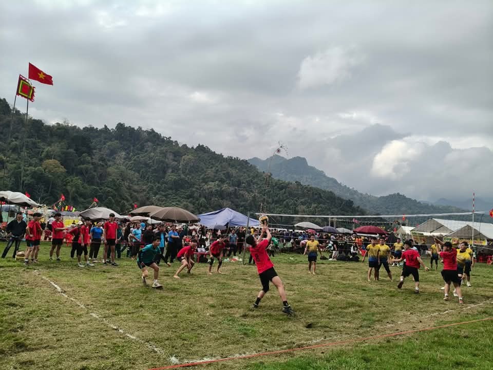 Đặc sắc lễ hội Lồng tồng Ba Bể