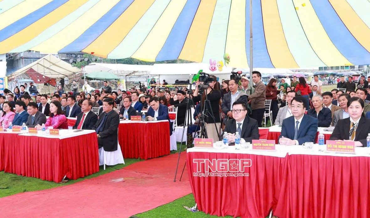 Đặc sắc lễ hội Lồng tồng Ba Bể