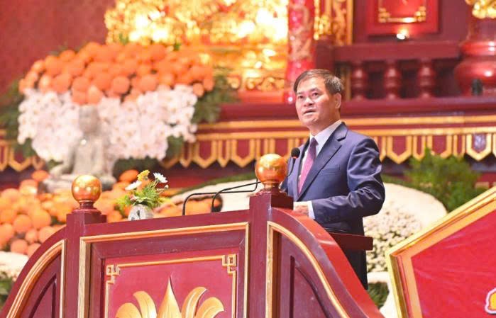 Chủ tịch UBND tỉnh Bùi Văn Khắng phát biểu khai mạc lễ hội Xuân Yên Tử 2026.