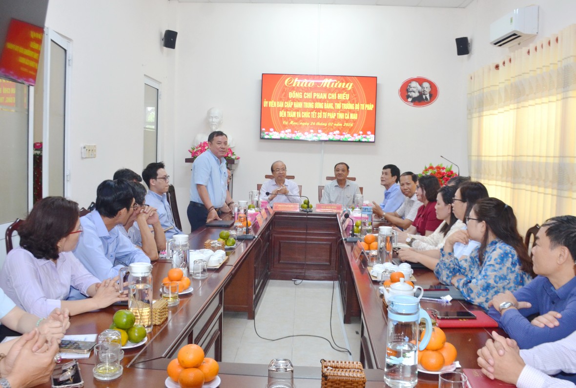 Thứ trưởng Bộ Tư pháp Phan Chí Hiếu thăm, làm việc với Sở Tư pháp tỉnh Cà Mau