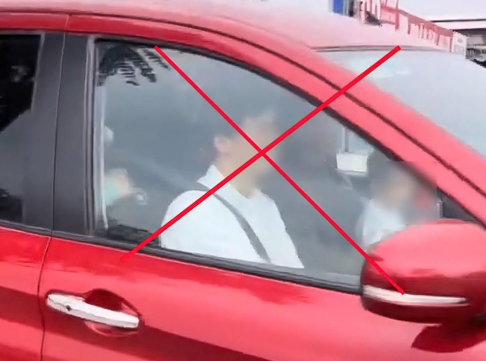 Xử phạt tài xế cho trẻ em ngồi cùng hàng ghế lái