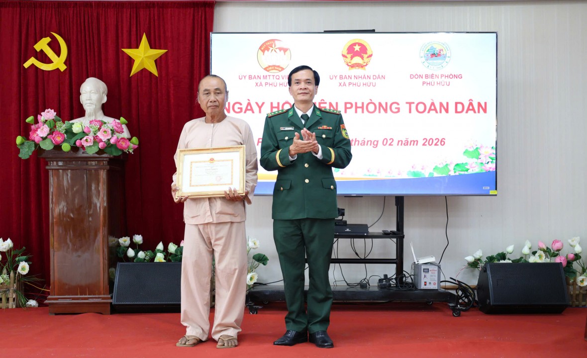 Ngày hội Biên phòng toàn dân xã Phú Hữu