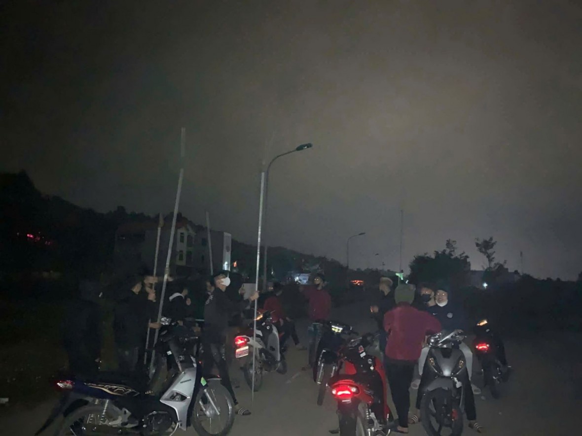 Xuất hiện tình trạng nhóm thanh niên đi mô tô cầm hung khí, lạng lách, đánh võng Xuất hiện tình trạng nhóm thanh niên đi mô tô cầm hung khí, lạng lách, đánh võng