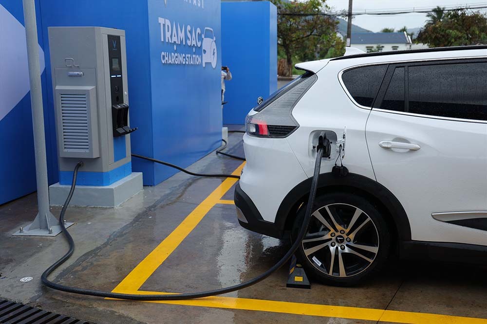 Năm 2030, TP Hà Nội sẽ chuyển đổi 100% taxi chạy xăng, dầu sang xe điện