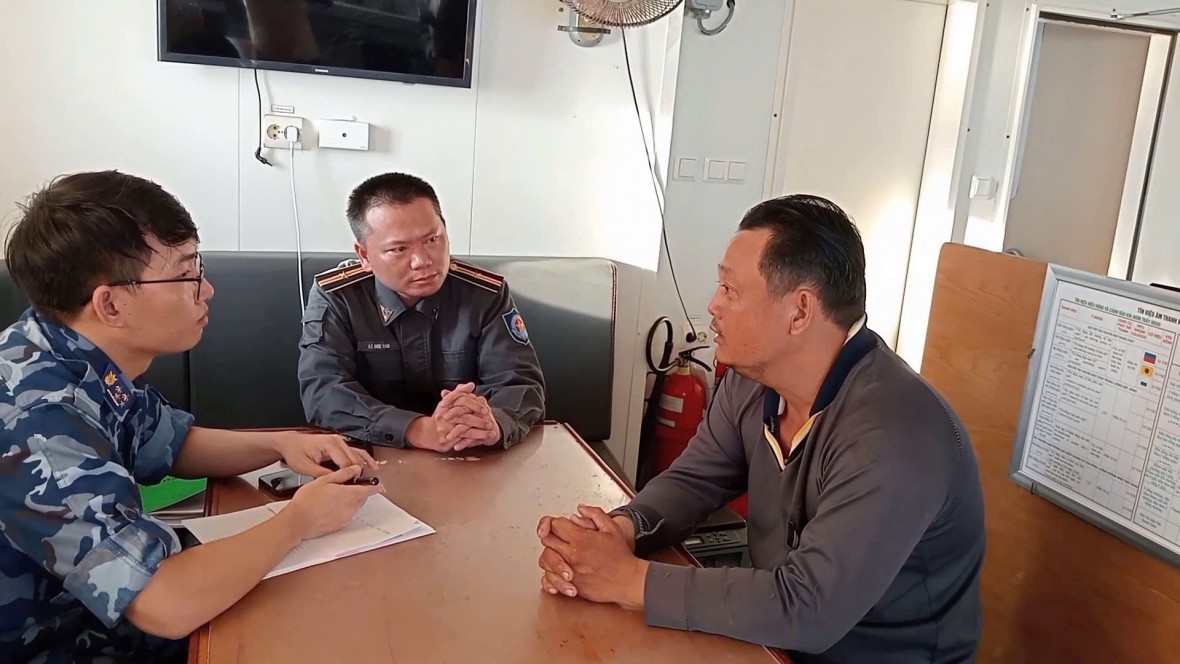 BTL Vùng Cảnh sát biển 4 ngăn chặn, xử lý nghiêm tàu cá vi phạm BTL Vùng Cảnh sát biển 4 ngăn chặn, xử lý nghiêm tàu cá vi phạm