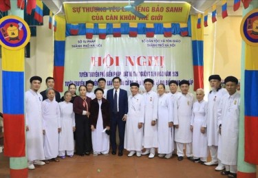 Đẩy mạnh tuyên truyền pháp luật bầu cử cho đồng bào tôn giáo