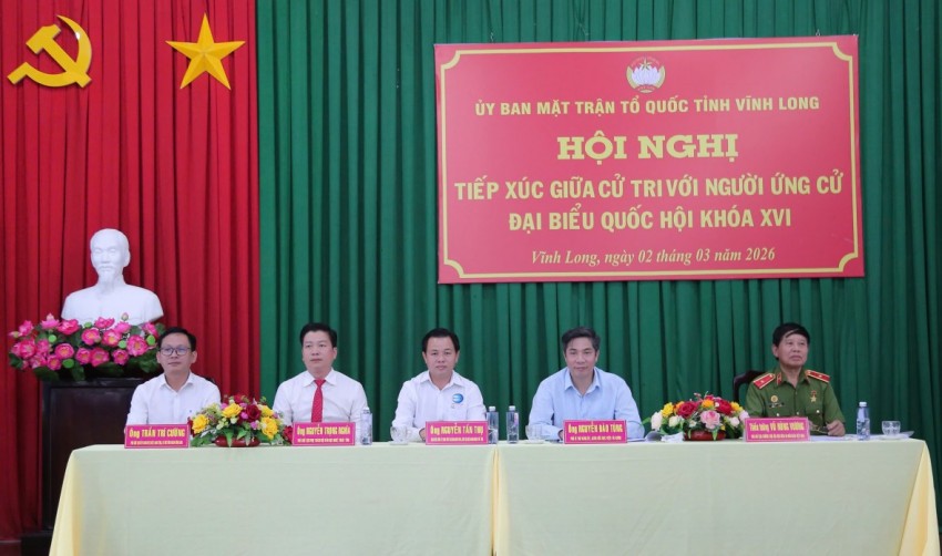 Giám đốc Học viện Tài chính Nguyễn Đào Tùng tiếp xúc cử tri 2 phường tại tỉnh Vĩnh Long