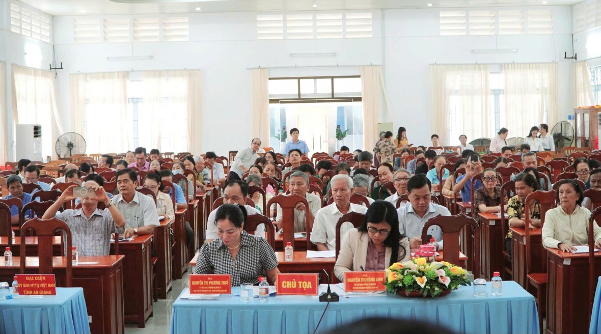 Ứng cử viên đại biểu HĐND tỉnh An Giang tiếp xúc cử tri, vận động bầu cử tại các địa phương Ứng cử viên đại biểu HĐND tỉnh An Giang tiếp xúc cử tri, vận động bầu cử tại các địa phương