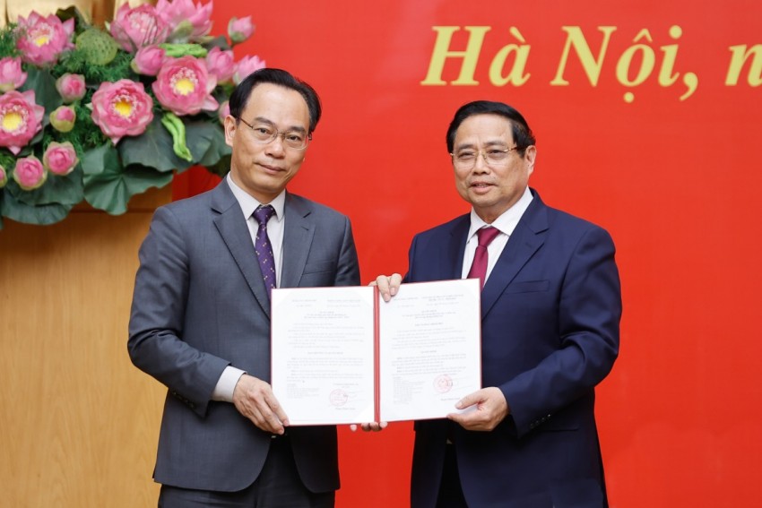 Thủ tướng Chính phủ trao các Quyết định bổ nhiệm Phó Bí thư Đảng ủy Chính phủ và lãnh đạo 4 bộ, cơ quan ngang Bộ Thủ tướng Chính phủ trao các Quyết định bổ nhiệm Phó Bí thư Đảng ủy Chính phủ và lãnh đạo 4 bộ, cơ quan ngang Bộ