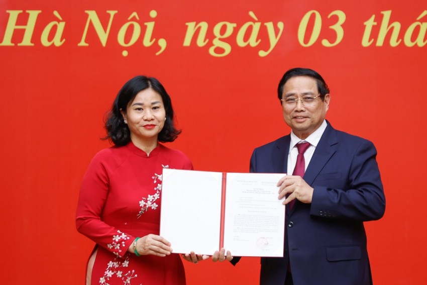 Thủ tướng Chính phủ trao các Quyết định bổ nhiệm Phó Bí thư Đảng ủy Chính phủ và lãnh đạo 4 bộ, cơ quan ngang Bộ Thủ tướng Chính phủ trao các Quyết định bổ nhiệm Phó Bí thư Đảng ủy Chính phủ và lãnh đạo 4 bộ, cơ quan ngang Bộ