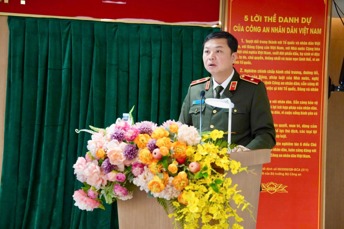 Bộ trưởng Bộ Công an làm việc với Công an Quảng Ninh