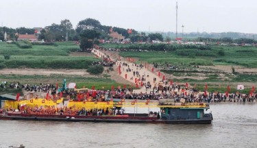 Bảo đảm an toàn cho hơn 1500 người tham gia lễ hội rước Thánh qua sông Hồng