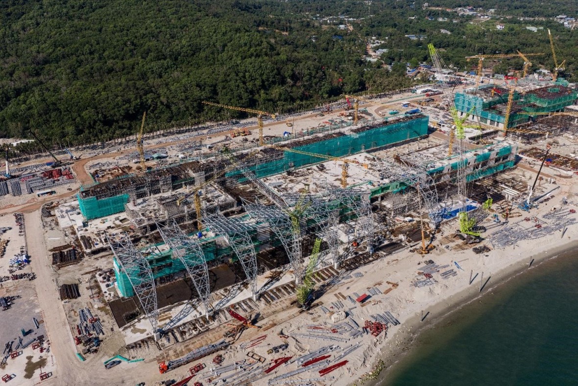 Trung tâm hội nghị và Cảng Hàng không Phú Quốc phục vụ APEC dần thành hình Trung tâm hội nghị và Cảng Hàng không Phú Quốc phục vụ APEC dần thành hình