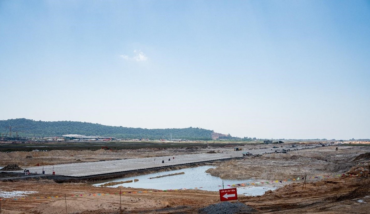 Trung tâm hội nghị và Cảng Hàng không Phú Quốc phục vụ APEC dần thành hình Trung tâm hội nghị và Cảng Hàng không Phú Quốc phục vụ APEC dần thành hình