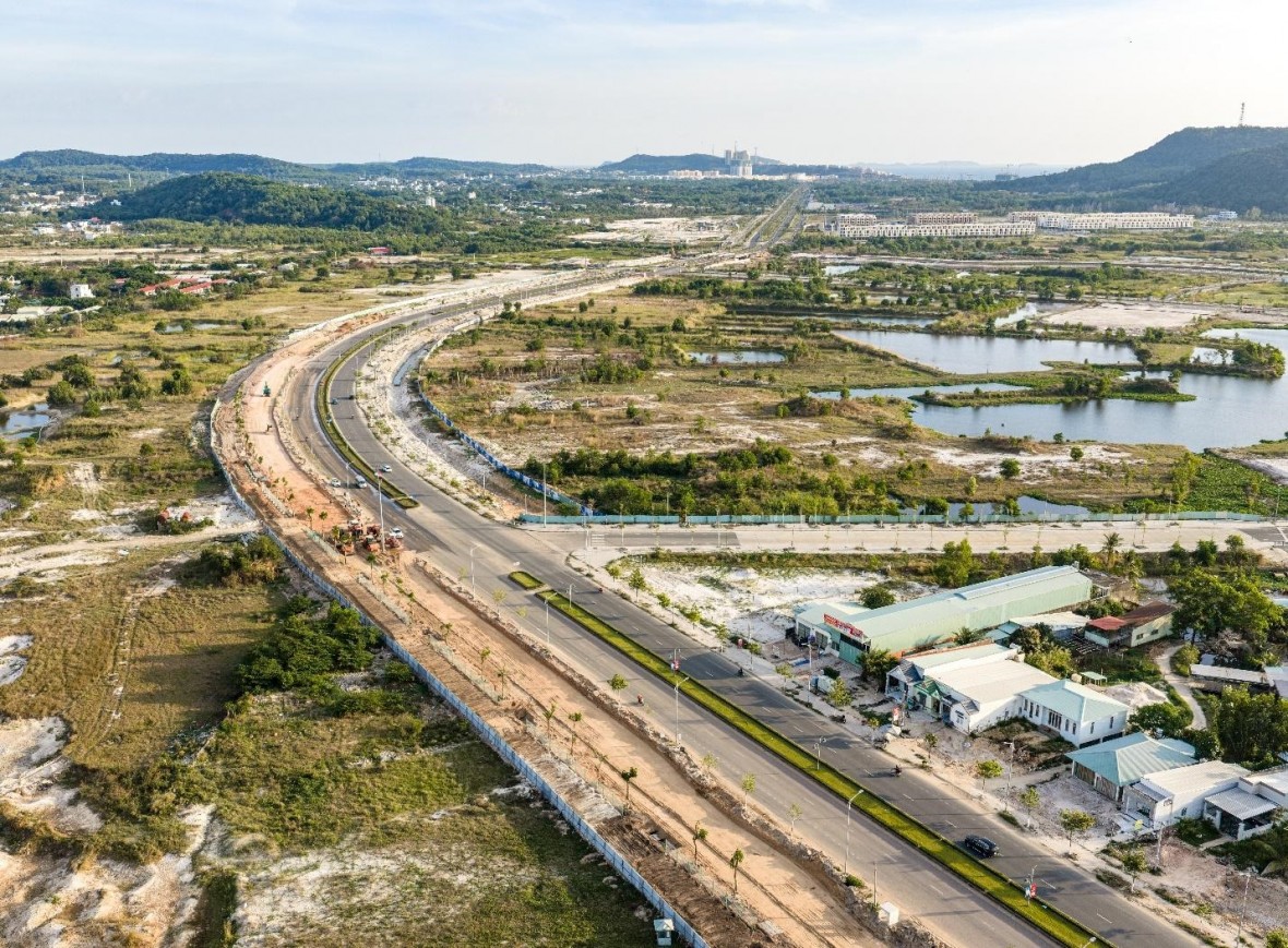 Trung tâm hội nghị và Cảng Hàng không Phú Quốc phục vụ APEC dần thành hình Trung tâm hội nghị và Cảng Hàng không Phú Quốc phục vụ APEC dần thành hình